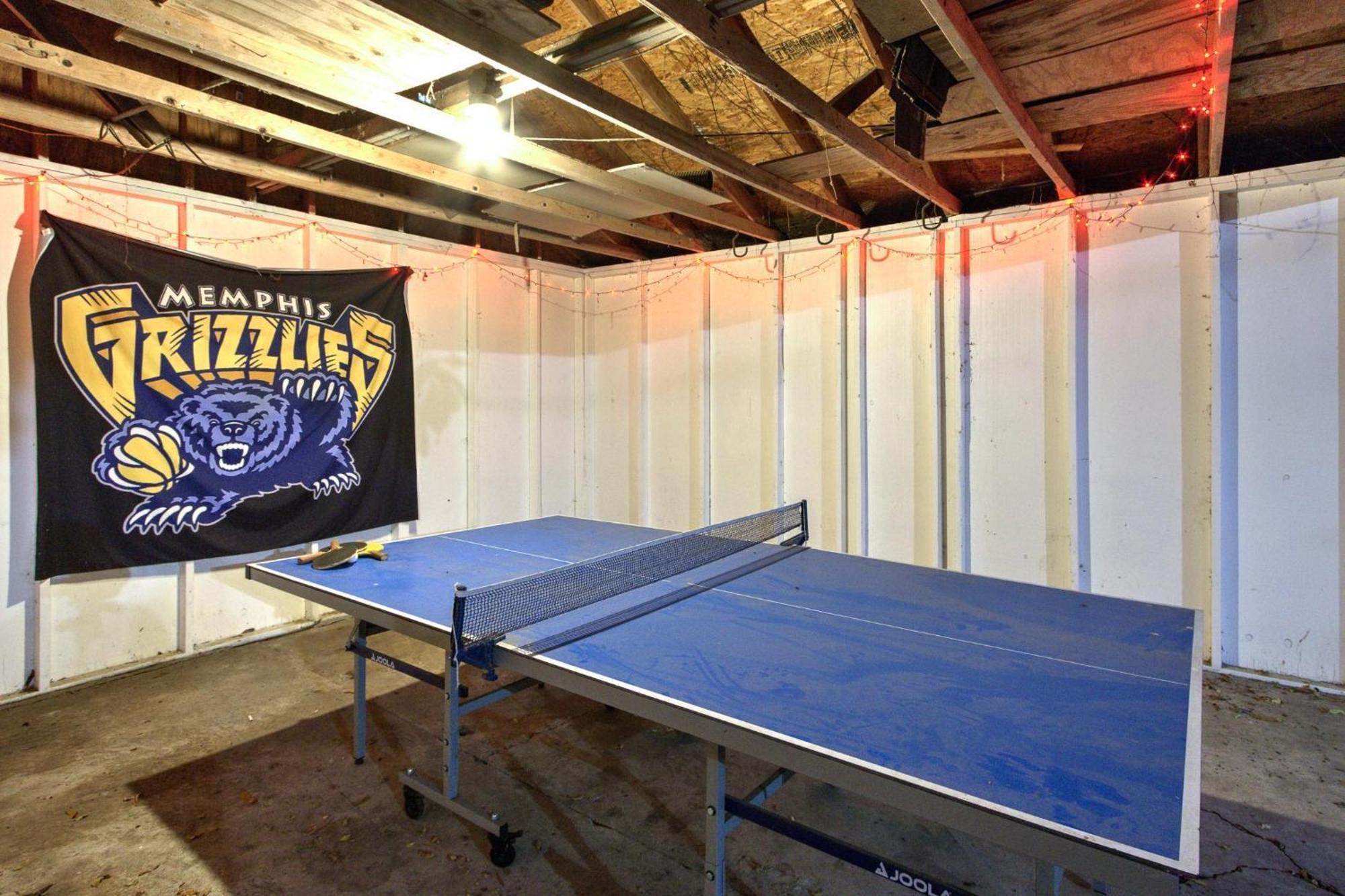 Spacious Bungalow With 6 Beds, Games, And Fire Pit - Close To Beale Street, Bbq, Graceland, & Liberty Bowl メンフィス エクステリア 写真