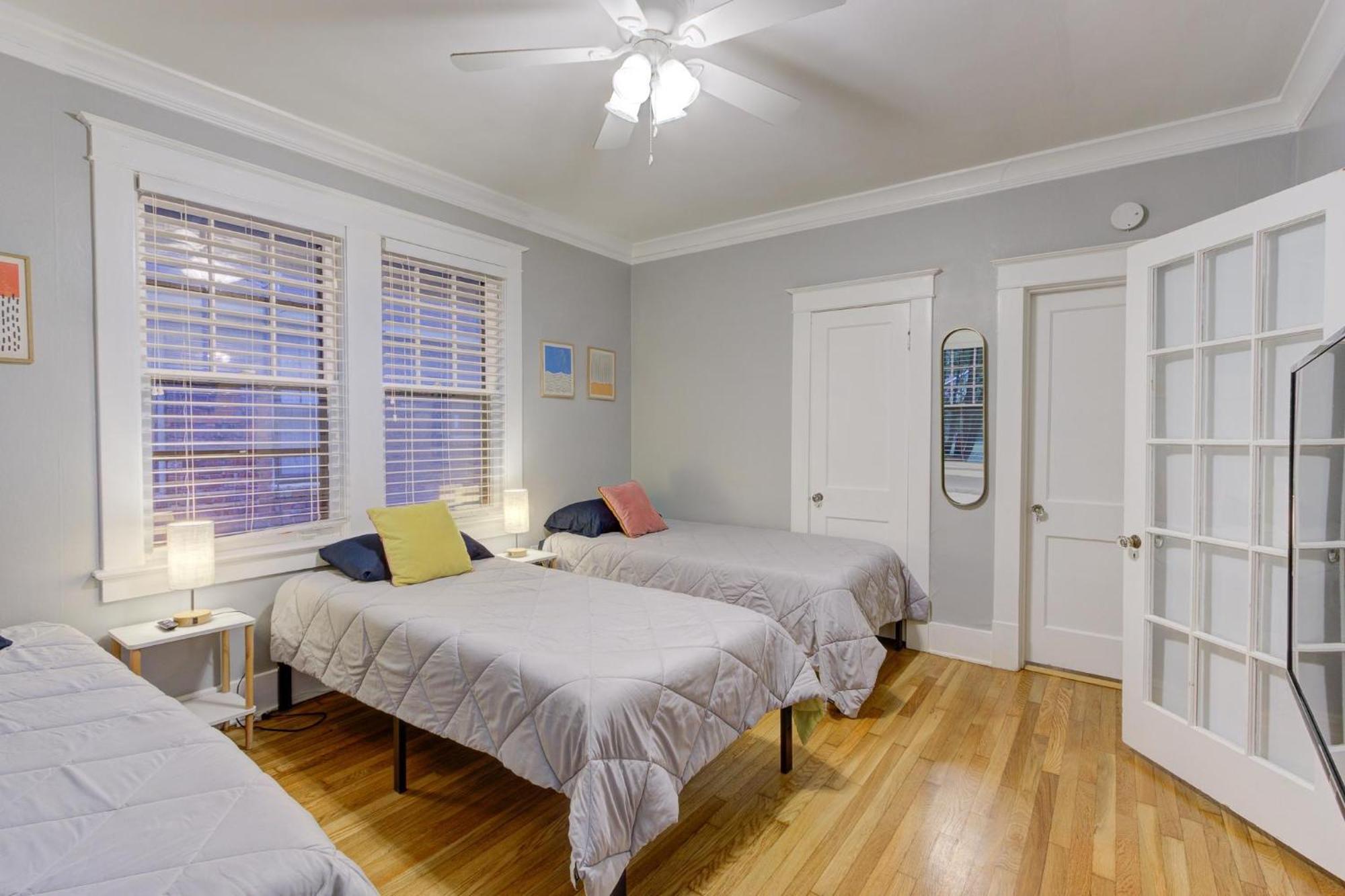 Spacious Bungalow With 6 Beds, Games, And Fire Pit - Close To Beale Street, Bbq, Graceland, & Liberty Bowl メンフィス エクステリア 写真
